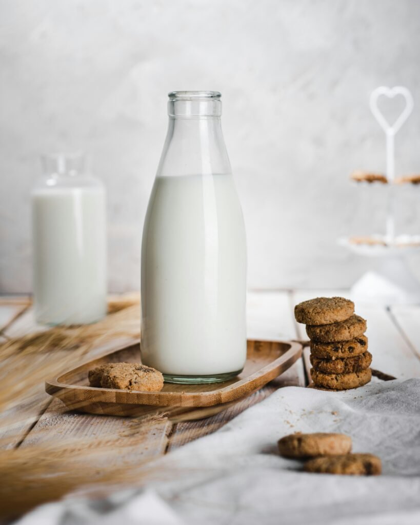10 Health Benefits of Drinking Milk Regularly 4 ahmadreza rezaie eU2s fonJkg unsplash