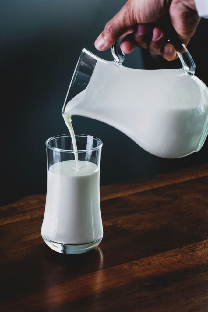 10 Health Benefits of Drinking Milk Regularly 6 eiliv aceron 8bnn1GqX70 unsplash