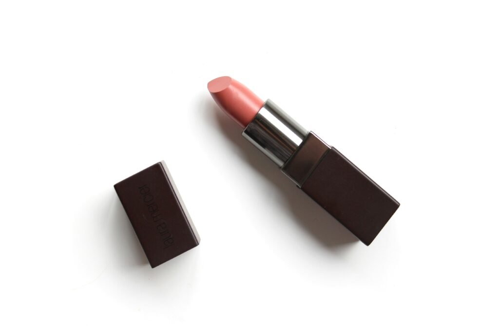 12 Ways To Maintain Beautiful Lips All Year Round 12 evangeline sarney NnsqpLjiA94 unsplash