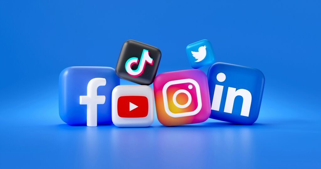 Social Media: Benefits and Negative Effects on Health 4 mariia shalabaieva HBkpnDVc Ic unsplash