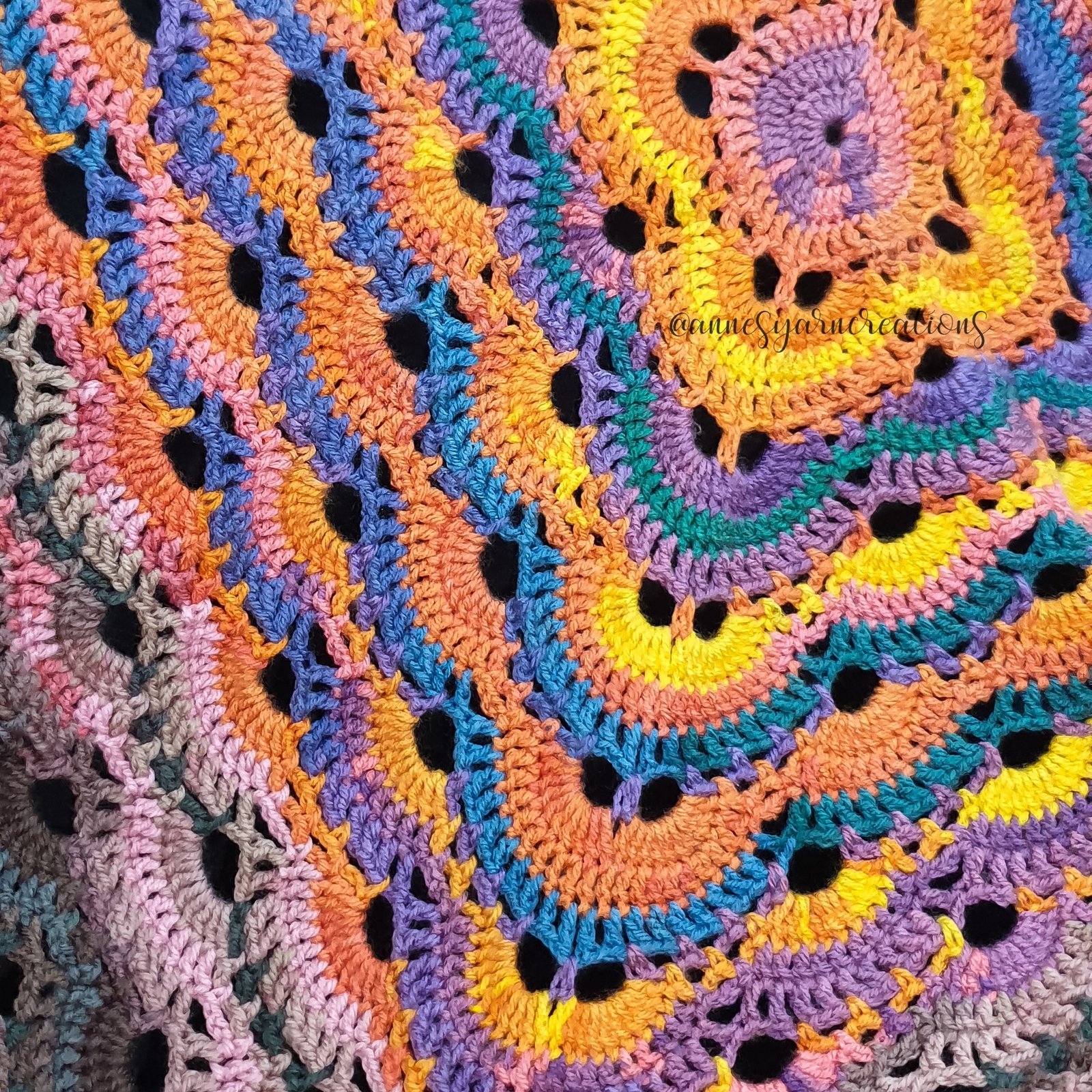 Crochet Baby Blanket Free Pattern: 'Virus Blanket' 2 Photo 1651847435520