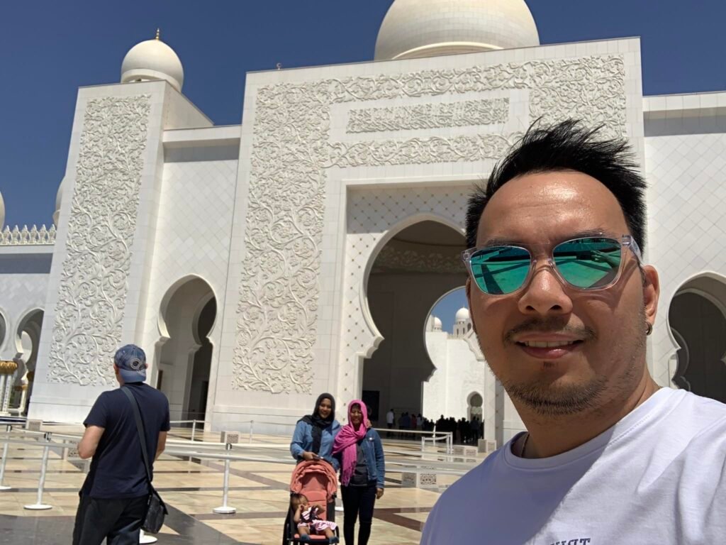Visiting the Sheikh Zayed Grand Mosque, Abu Dhabi 9 received 208125238649538