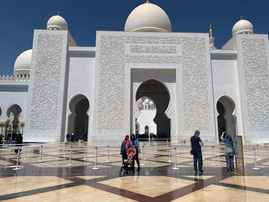 Visiting the Sheikh Zayed Grand Mosque, Abu Dhabi 19 received 2249948862060083