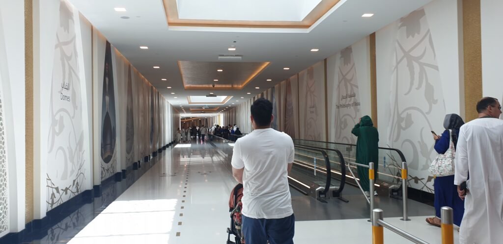 Visiting the Sheikh Zayed Grand Mosque, Abu Dhabi 3 20230506 104157