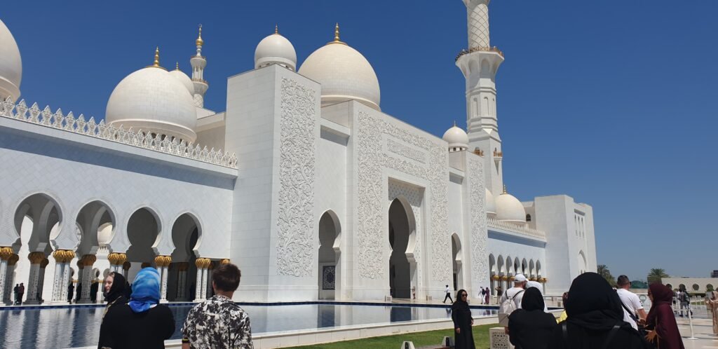 Visiting the Sheikh Zayed Grand Mosque, Abu Dhabi 14 20230506 104625