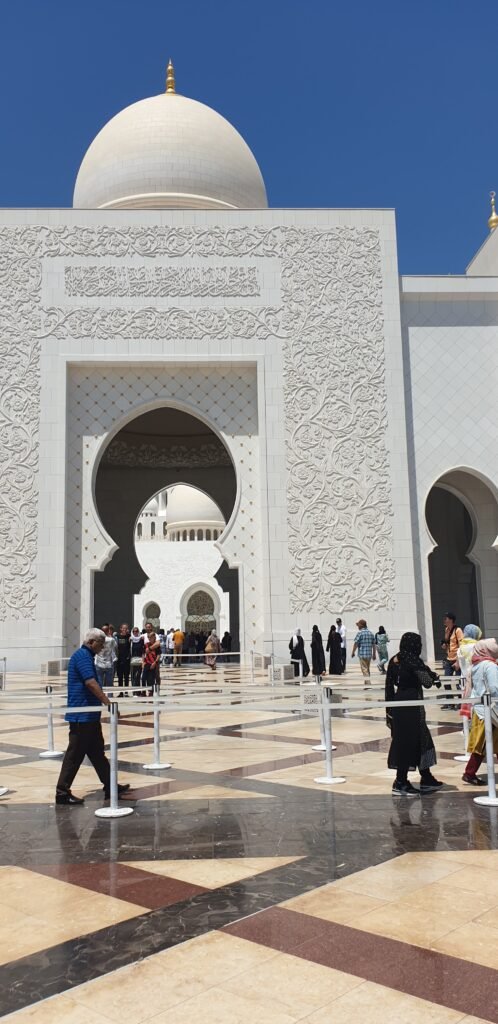 Visiting the Sheikh Zayed Grand Mosque, Abu Dhabi 7 20230506 110514